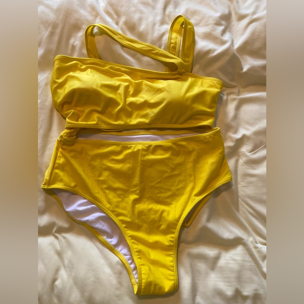 Never worn SHEIN plus size 1x one piece swimsuit 🩱 Resort Poolside Beach 🏝️